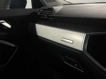 Audi Q3 Technik 45 TFSI e  245 PS S tronic