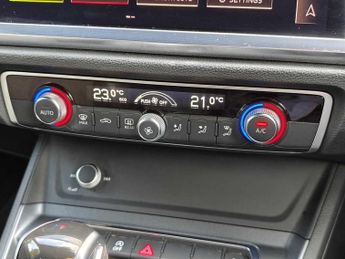 Audi Q3 S line 35 TFSI  150 PS S tronic