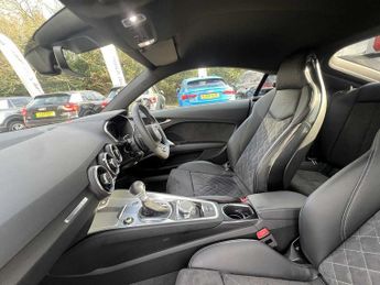 Audi TT Coup- Black Edition 40 TFSI  197 PS S tronic