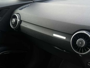 Audi TT Coup- Black Edition 40 TFSI  197 PS S tronic