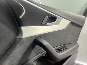 Audi A4 Avant S line 40 TFSI  204 PS S tronic