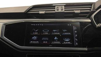 Audi Q3 Technik 45 TFSI e  245 PS S tronic