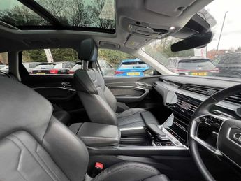 Audi e-tron Sport 55 quattro 300,00 kW