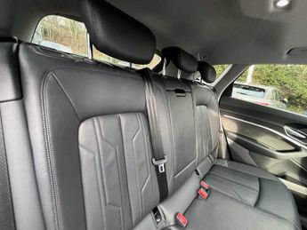 Audi e-tron Sport 55 quattro 300,00 kW