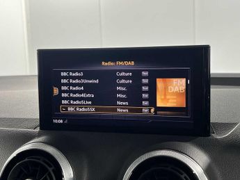 Audi Q2 S line 35 TFSI  150 PS S tronic