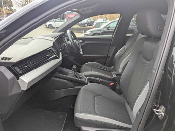 Audi A1 Sportback S line Competition 40 TFSI  200 PS S tronic