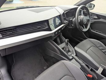 Audi A1 Sportback S line Competition 40 TFSI  200 PS S tronic