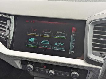 Audi A1 Sportback S line Competition 40 TFSI  200 PS S tronic