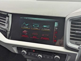 Audi A1 Sportback S line Competition 40 TFSI  200 PS S tronic