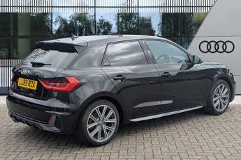 Audi A1 Sportback S line Competition 40 TFSI  200 PS S tronic