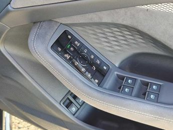 Audi A5 Saloon Edition 1 e-hybrid quattro 299 PS S tronic