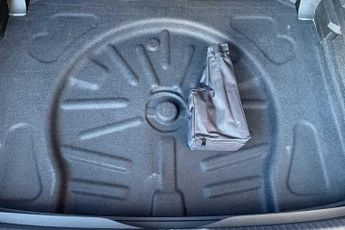 Volkswagen Golf 2.0 TSI 320 R 4Motion 5dr DSG