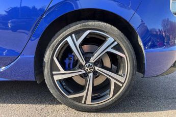 Volkswagen Golf 2.0 TSI 320 R 4Motion 5dr DSG