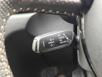 Audi Q3 S line Edition 1.4 TFSI cylinder on demand  150 PS S tronic