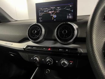 Audi Q2 S line 35 TFSI  150 PS S tronic