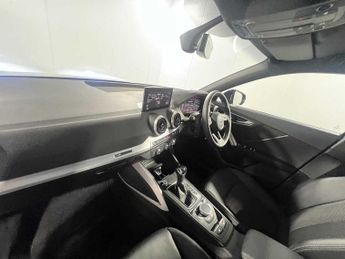 Audi Q2 S line 35 TFSI  150 PS S tronic