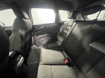Audi Q4 E-tron Q4  Sport 35 e-tron  125,00 kW