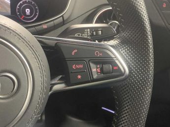 Audi TT S Coup- Black Edition TFSI  320 PS S tronic