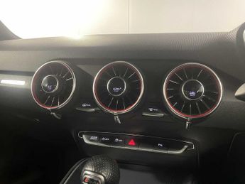 Audi TT S Coup- Black Edition TFSI  320 PS S tronic