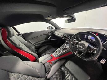 Audi TT S Coup- Black Edition TFSI  320 PS S tronic