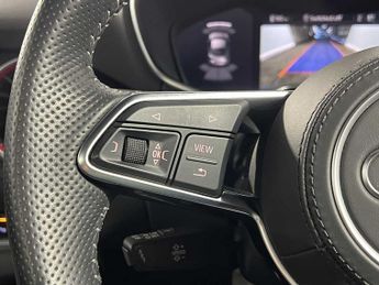 Audi TT S Coup- Black Edition TFSI  320 PS S tronic