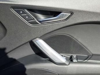 Audi TT Coup- Sport 40 TFSI  197 PS S tronic