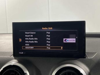 Audi Q2 Black Edition 35 TFSI  150 PS S tronic