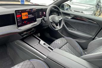 Volkswagen Passat 1.5 TSI eHybrid R-Line 5dr DSG