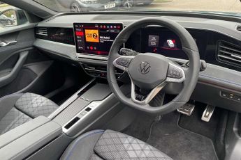 Volkswagen Passat 1.5 TSI eHybrid R-Line 5dr DSG