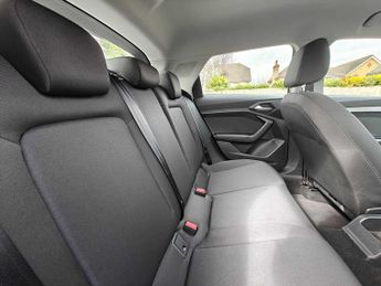 Audi A1 Sportback Technik 30 TFSI  110 PS S tronic