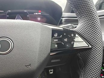 Audi A6 Avant Launch Edition Plus TDI quattro 204 PS S tronic