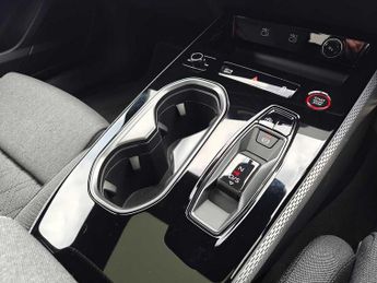 Audi A6 Avant Launch Edition Plus TDI quattro 204 PS S tronic