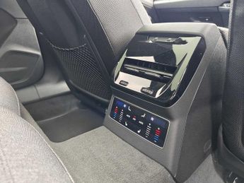 Audi A6 Avant Launch Edition Plus TDI quattro 204 PS S tronic