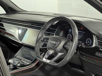 Audi Q7 Black Edition 55 TFSI quattro 340 PS tiptronic