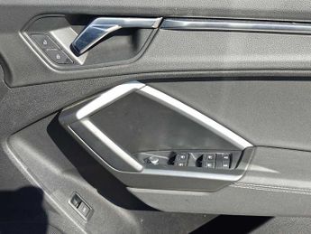 Audi Q3 S line 35 TFSI  150 PS S tronic