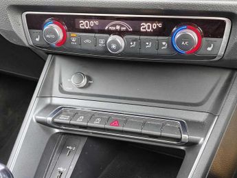 Audi Q3 S line 35 TFSI  150 PS S tronic