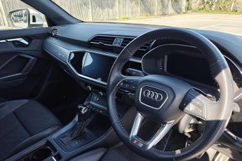 Audi Q3 S line 35 TFSI  150 PS S tronic