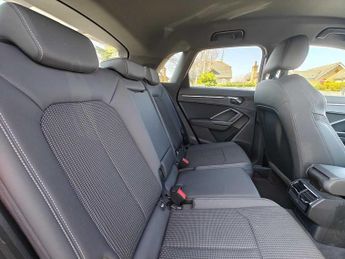 Audi Q3 S line 35 TFSI  150 PS S tronic