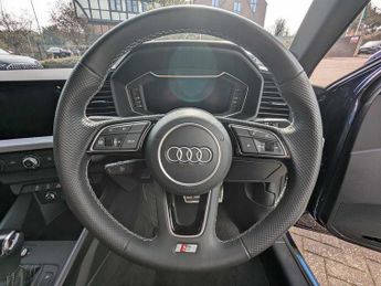 Audi A1 Sportback S line 25 TFSI  95 PS S tronic