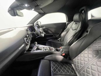 Audi TTS Roadster TFSI  306 PS S tronic