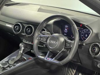 Audi TTS Roadster TFSI  306 PS S tronic