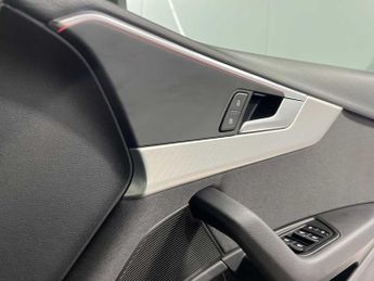 Audi A4 Avant Technik 35 TFSI  150 PS S tronic