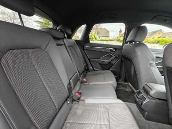 Audi Q3 S line 40 TFSI quattro 190 PS S tronic