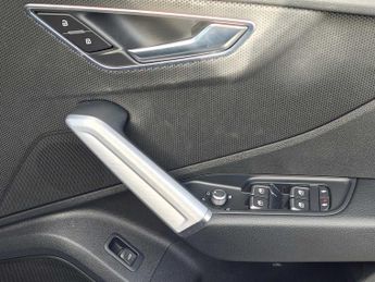 Audi Q2 S line 35 TFSI  150 PS S tronic