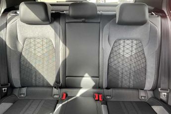 Volkswagen Golf 1.5 eTSI 150 R-Line 5dr DSG