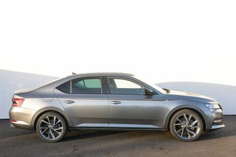 SKODA Superb 1.4 TSI SportLine Plus iV DSG Hatchback