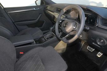 SKODA Superb 1.4 TSI SportLine Plus iV DSG Hatchback