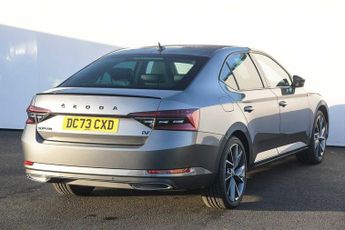 SKODA Superb 1.4 TSI SportLine Plus iV DSG Hatchback