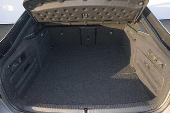 SKODA Superb 1.4 TSI SportLine Plus iV DSG Hatchback