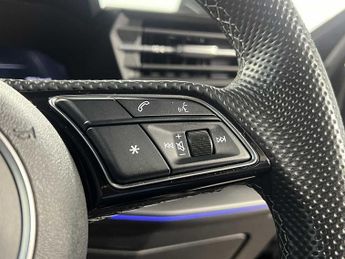 Audi A3 Saloon Edition 1 35 TFSI  150 PS S tronic